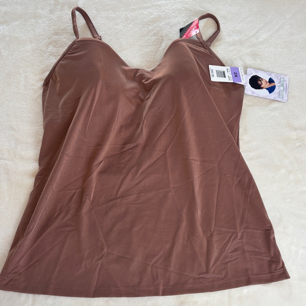 NWT Women's Delta Burke Cocoa Camisole with Built In Underwire Bra - Size 2X